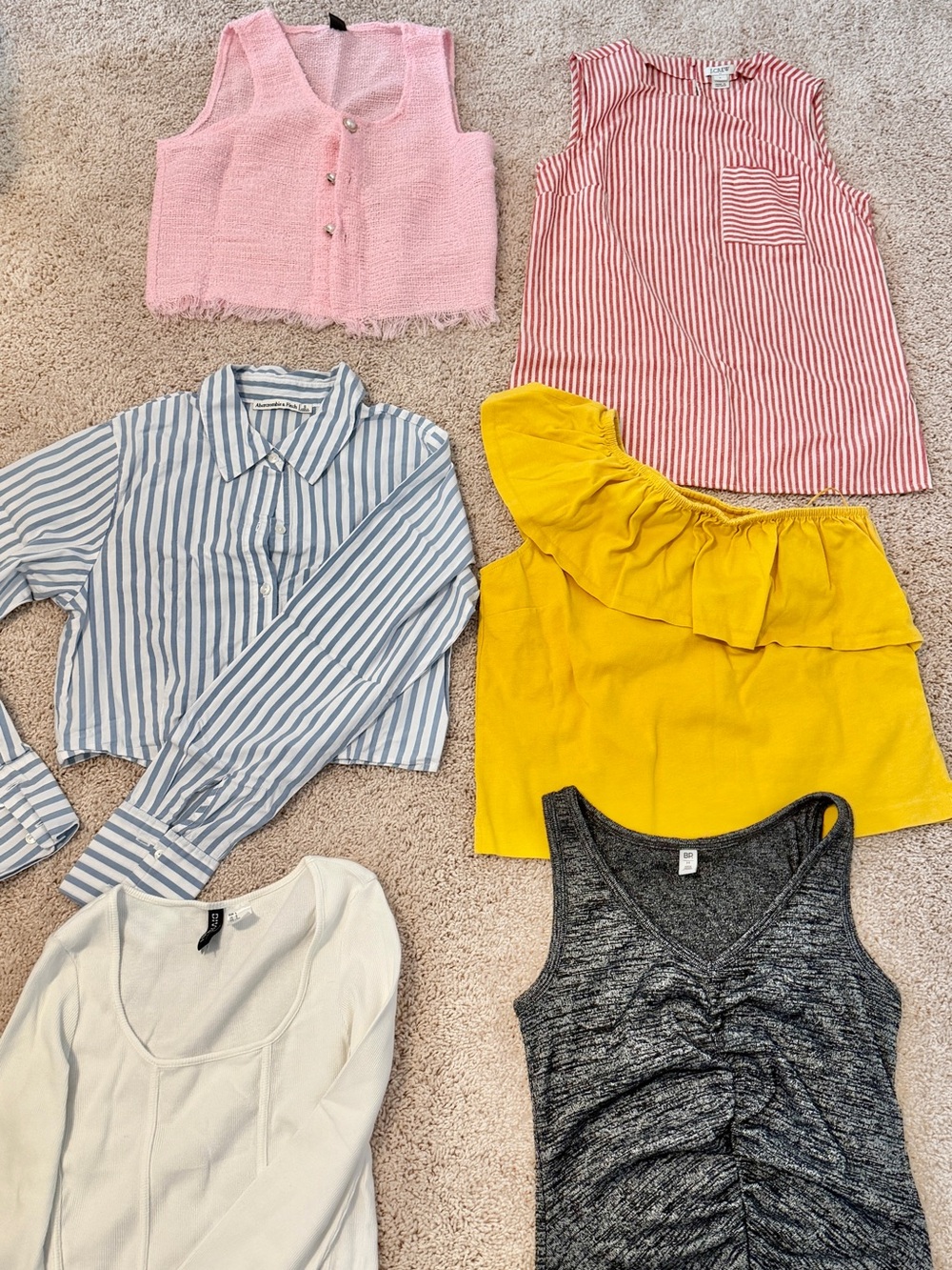 6 Pieces Women's Top Bundle